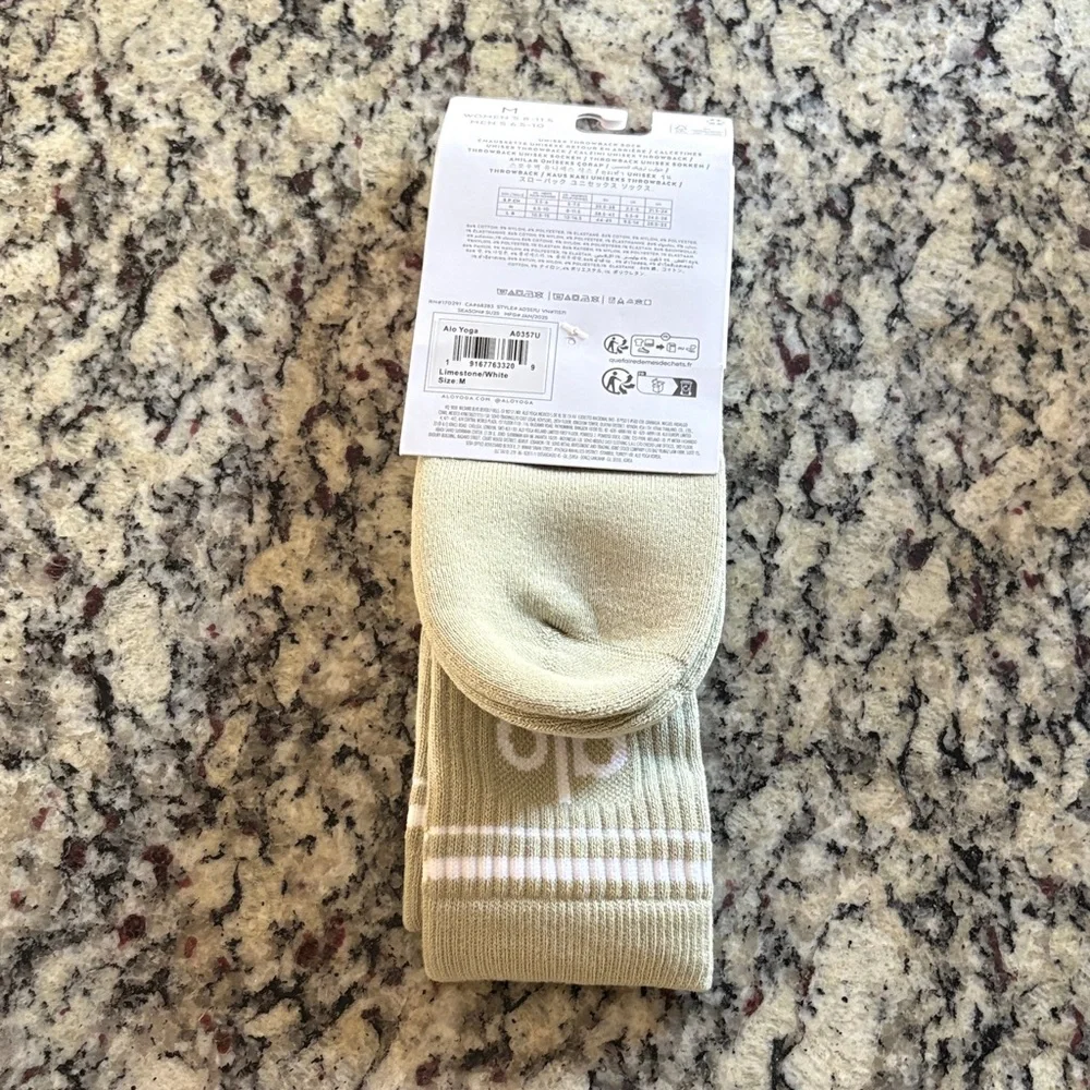 ALO Yoga Unisex Throwback Socks Limestone
